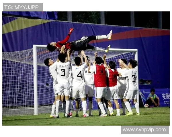 穿16号球衣的足球明星们如何在赛场上展现个人魅力与团队精神